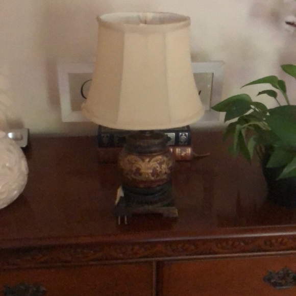 Small lamp works perfectly! - Picture 6 of 7